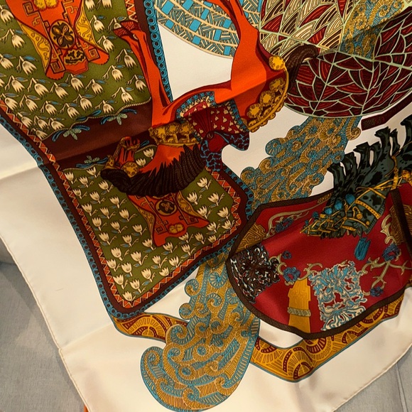 Hermes Collection Scarf EUC Smoke free environment ! - Picture 1 of 10